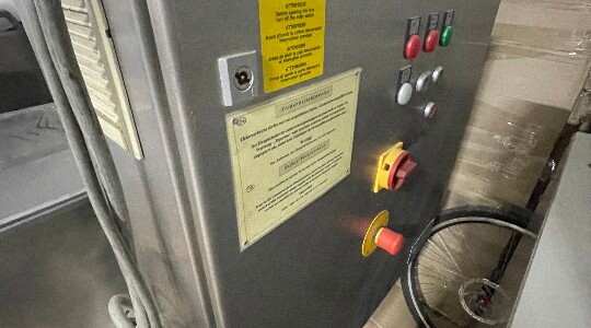 Поліграфічне обладнання у кількості 5 (п'ять одиниць), б/в